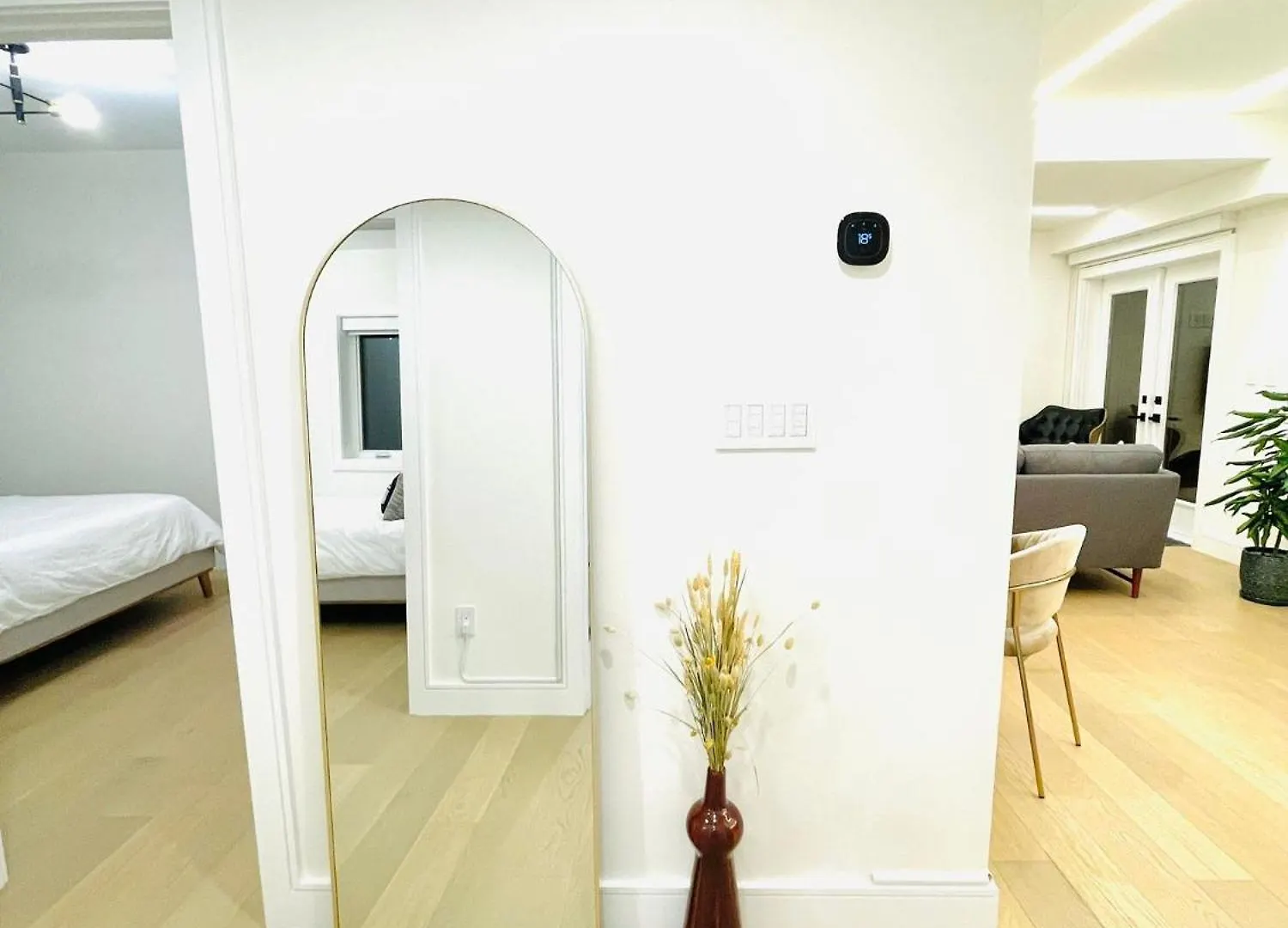 Urban 2-Bed Apartment In The Beaches Toronto